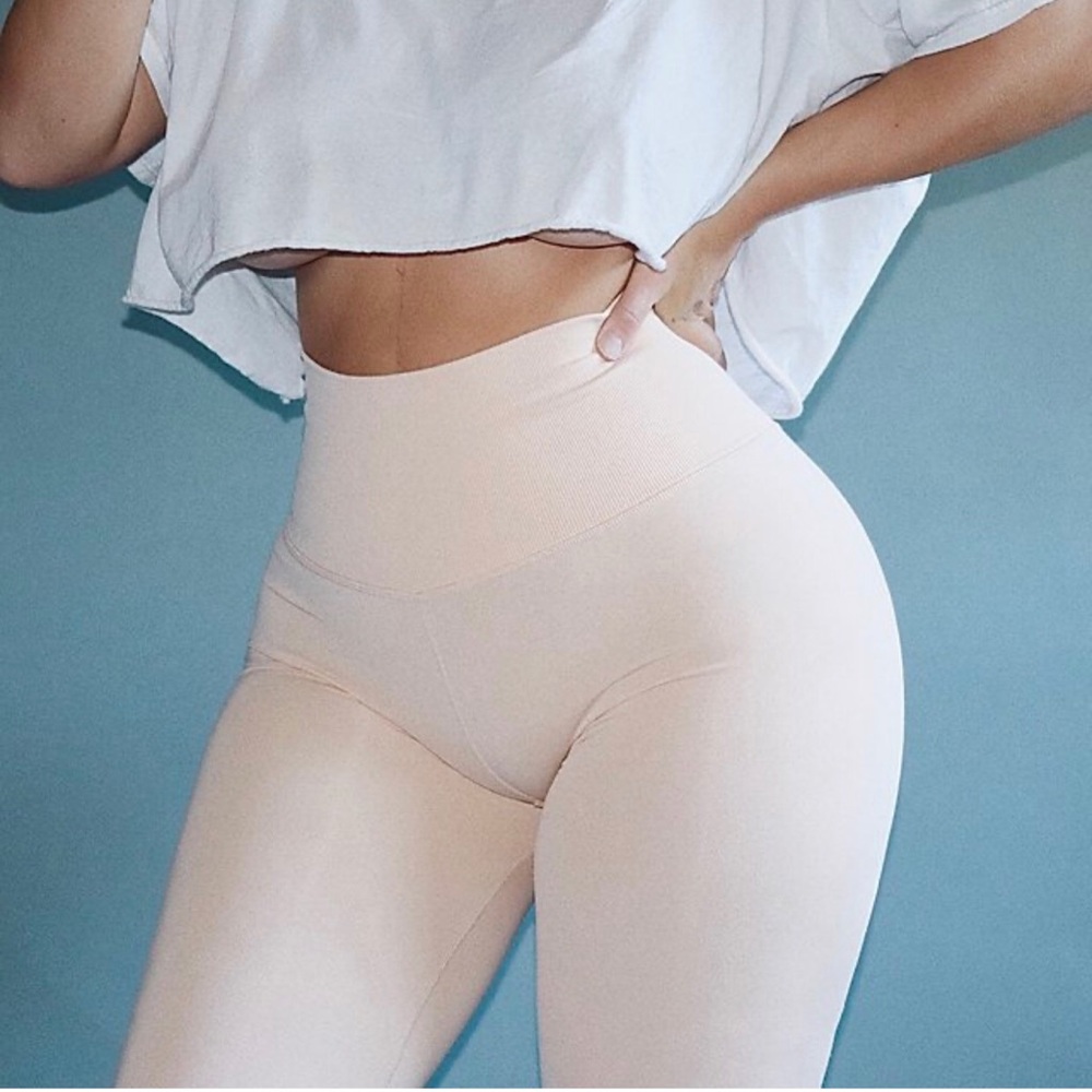 🆕 Naturyl Fit Leggings Creme - Picture 2 of 4